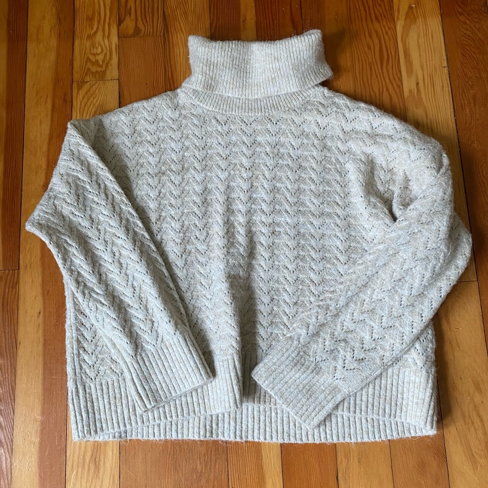Deleting 4/17 — LAST CALL Women’s Old Navy Cream Knit CowlNeck Sweater